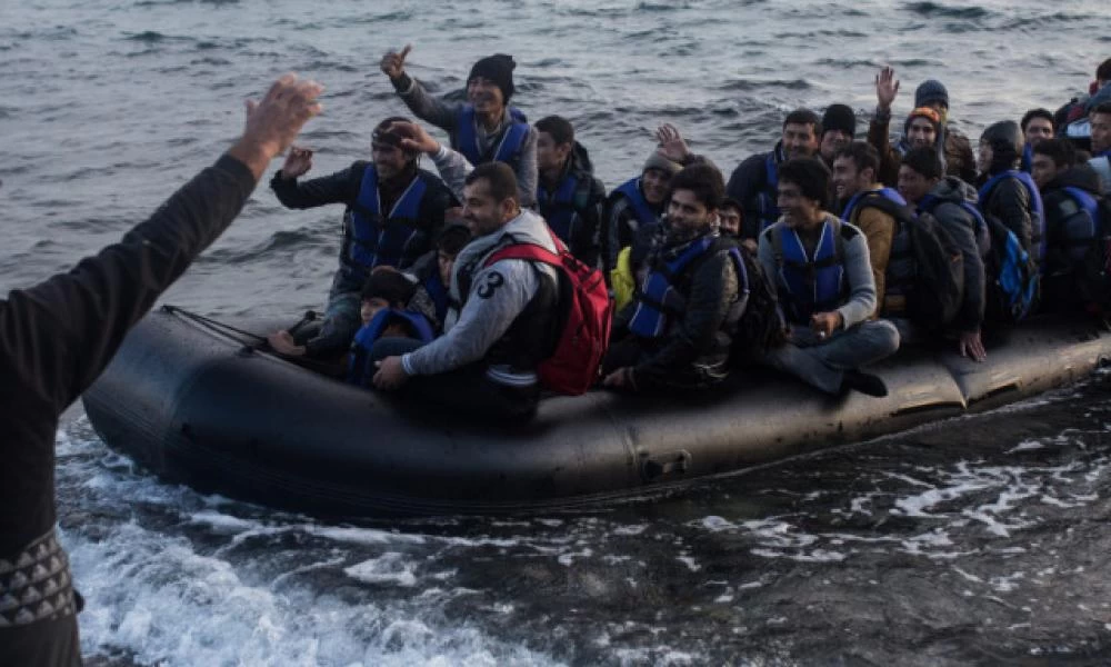 Καλώς τους...επενδυτές! - «Πρόσφυγες» φτάνουν στην Ευρώπη με σκύλο, smartphone και κοσμήματα